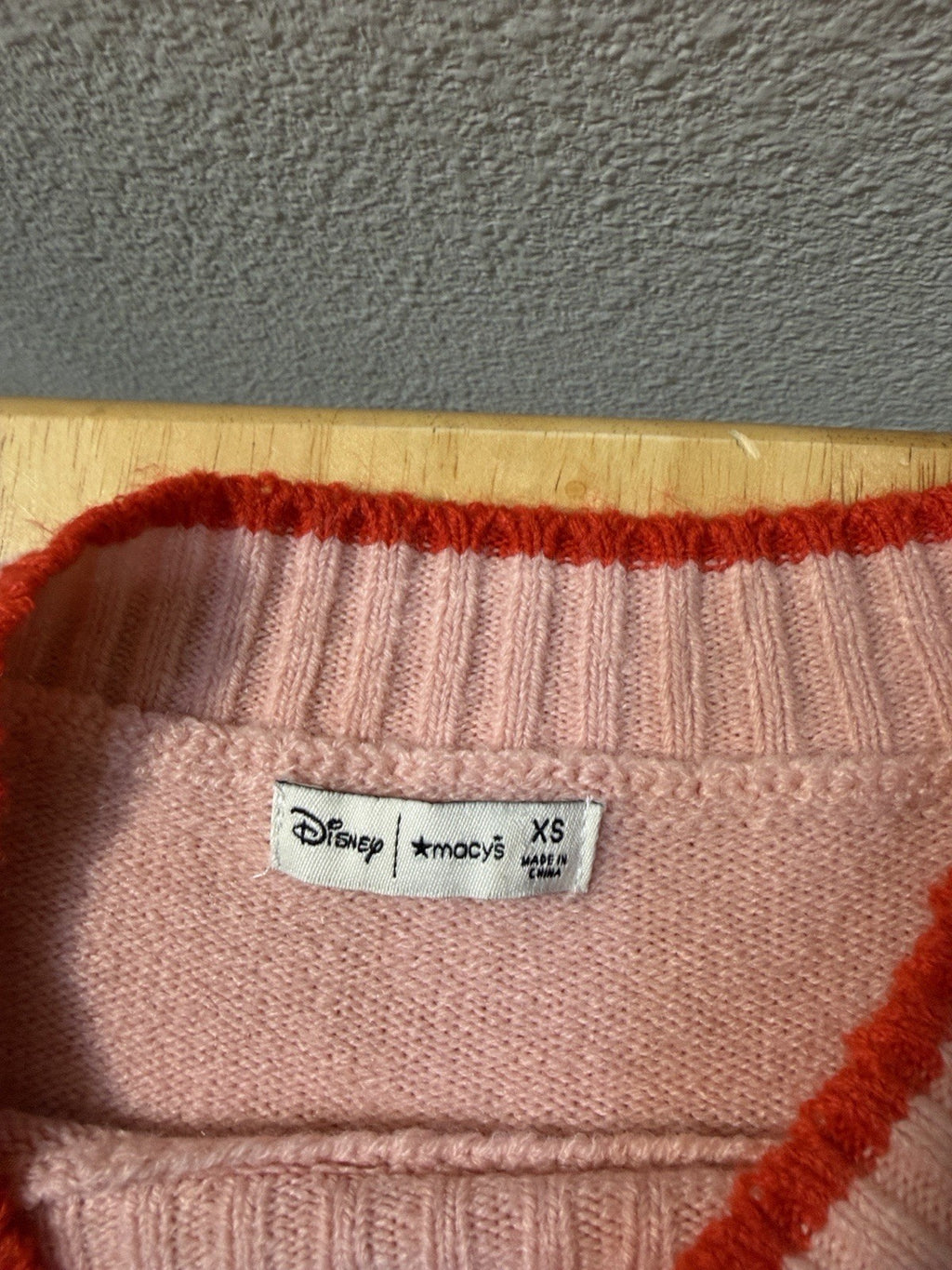 Disney Women's Pink Ribbed Minnie Majorette Fashion Crewneck Sweater Size L1