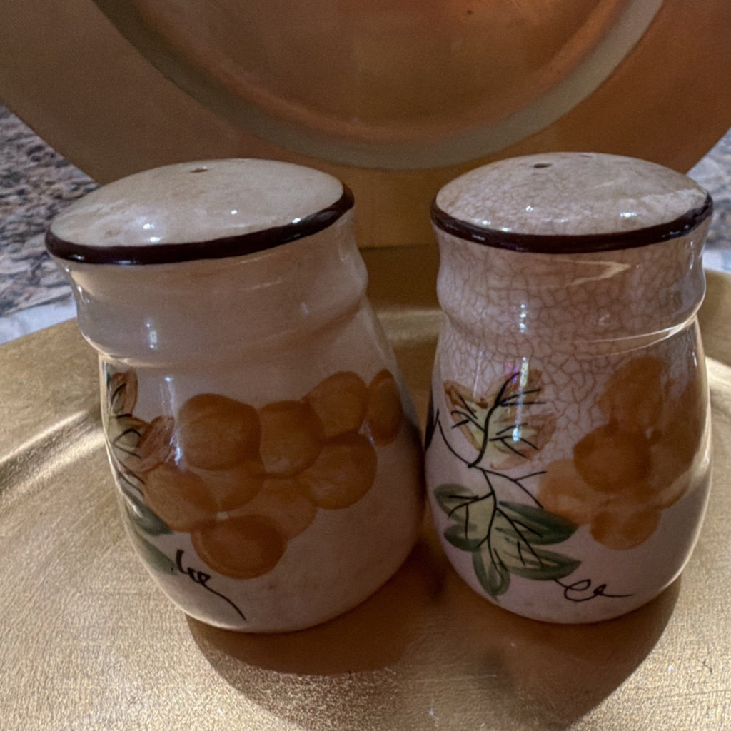 Alco Industries Inc Ceramic Grapes Pattern Salt & Pepper Shakers2