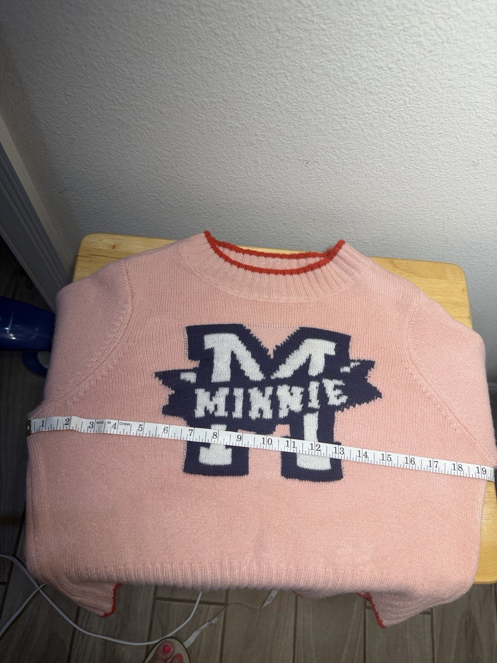 Disney Women's Pink Ribbed Minnie Majorette Fashion Crewneck Sweater Size L2