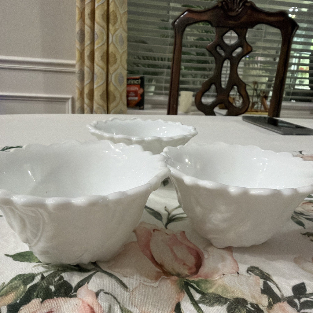 Set of Indiana Glass 'Wild Rose' Pattern Milk Glass Bowls. Excellent Condition0